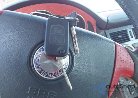 1998 Mercedes-Benz Slk 230 z USA, uszkodzony, nr VIN WDBKK47F1WF006740